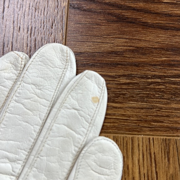 West Germany Dainty Leather Gloves - Picture 3 of 5